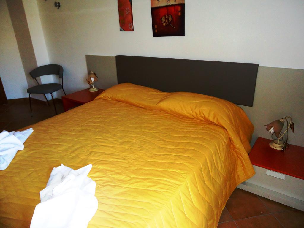 Ciuscia Bed and Breakfast Calatabiano Exteriör bild