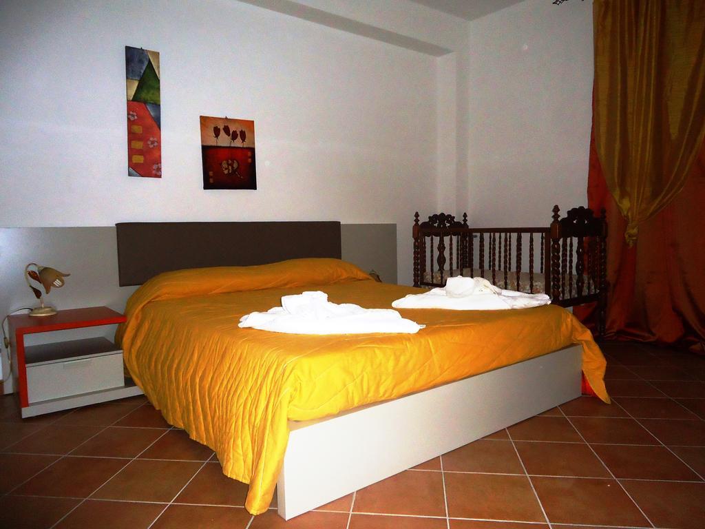 Ciuscia Bed and Breakfast Calatabiano Exteriör bild